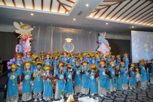Potret siswa-siswi yang diwisuda, Kindergarten GIS 3 Jogja